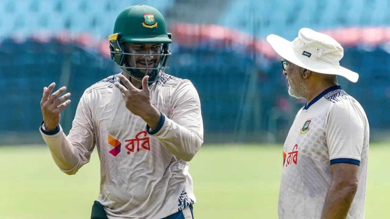 Pakistan to face Bangladesh in Karachi Test behind closed doors