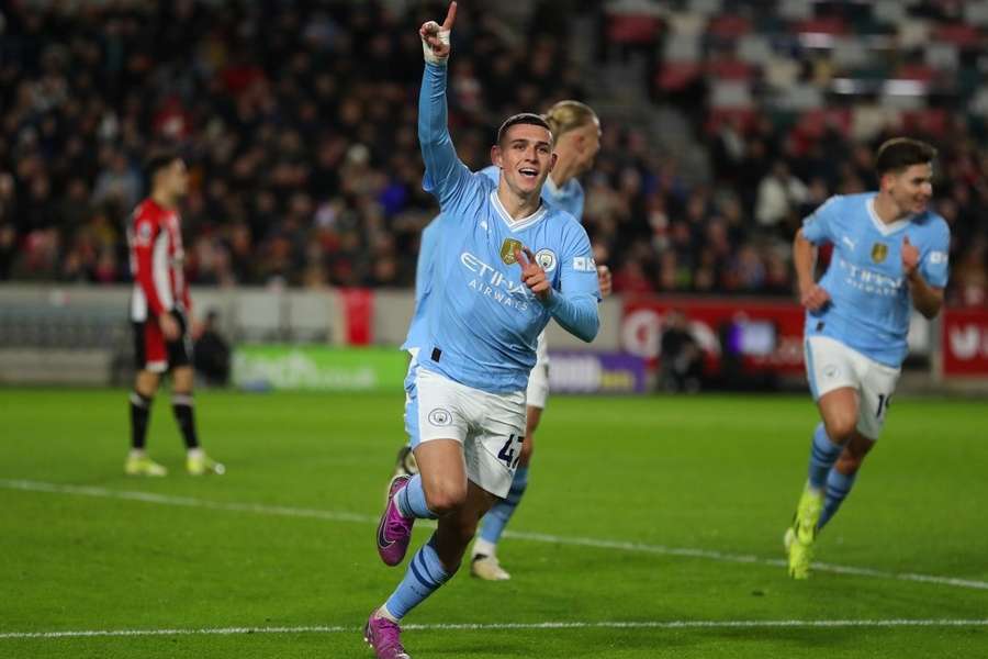 Anderson questions Carsley's kids' ability to match Foden