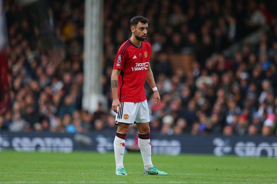 Fernandes admits to letting down teammates with reckless challenge, defends his motive behind red card - Man Utd captain