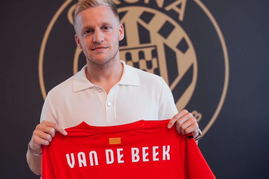 Girona midfielder Van de Beek: Considered an Ajax return?