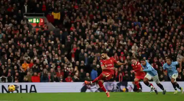 Liverpool extends lead at the top of the Premier League with win over struggling Manchester City