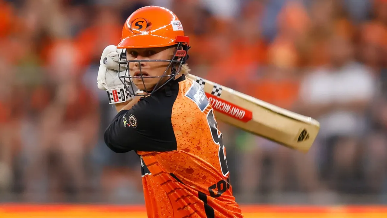 Cooper Connolly leads Scorchers to victory against Stars on opening night